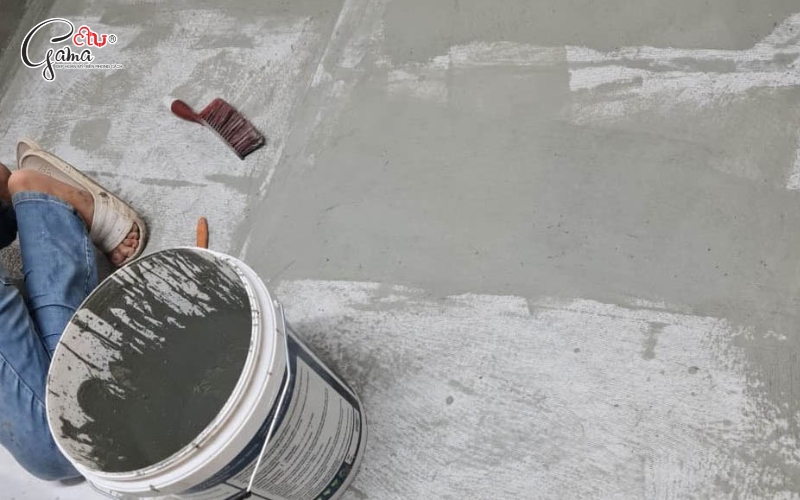 Cách pha sơn chống thấm ngoài trời gốc xi măng