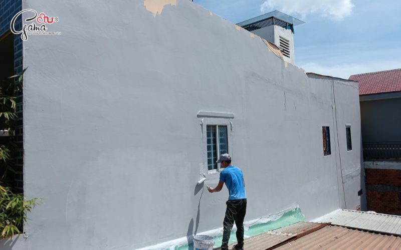 Tường ngoài khu vực kỹ thuật