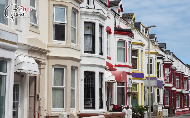 Nhà ống liền kề, sát nhà bên cạnh